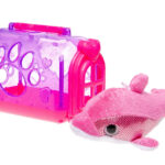 Dauphin peluche en cage